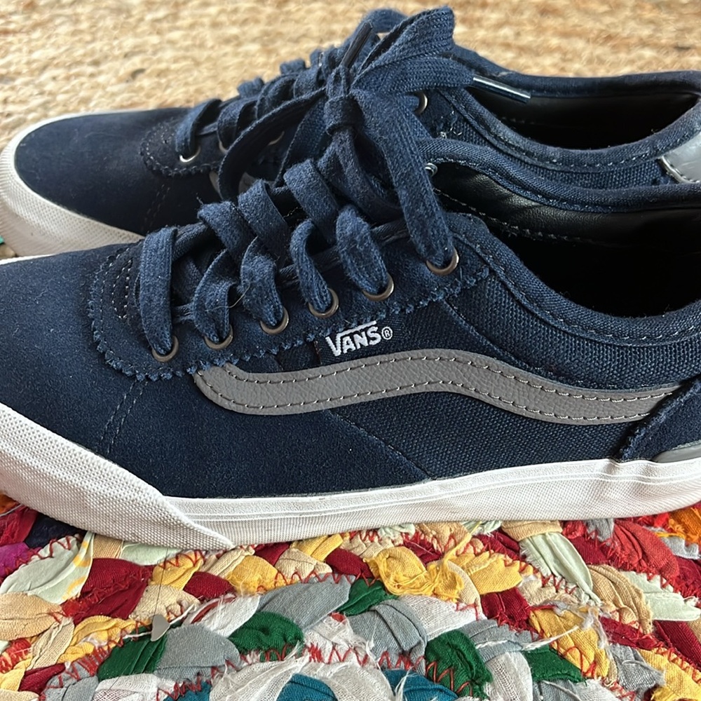 Vans 3.5 Women’s size 5 or Kids